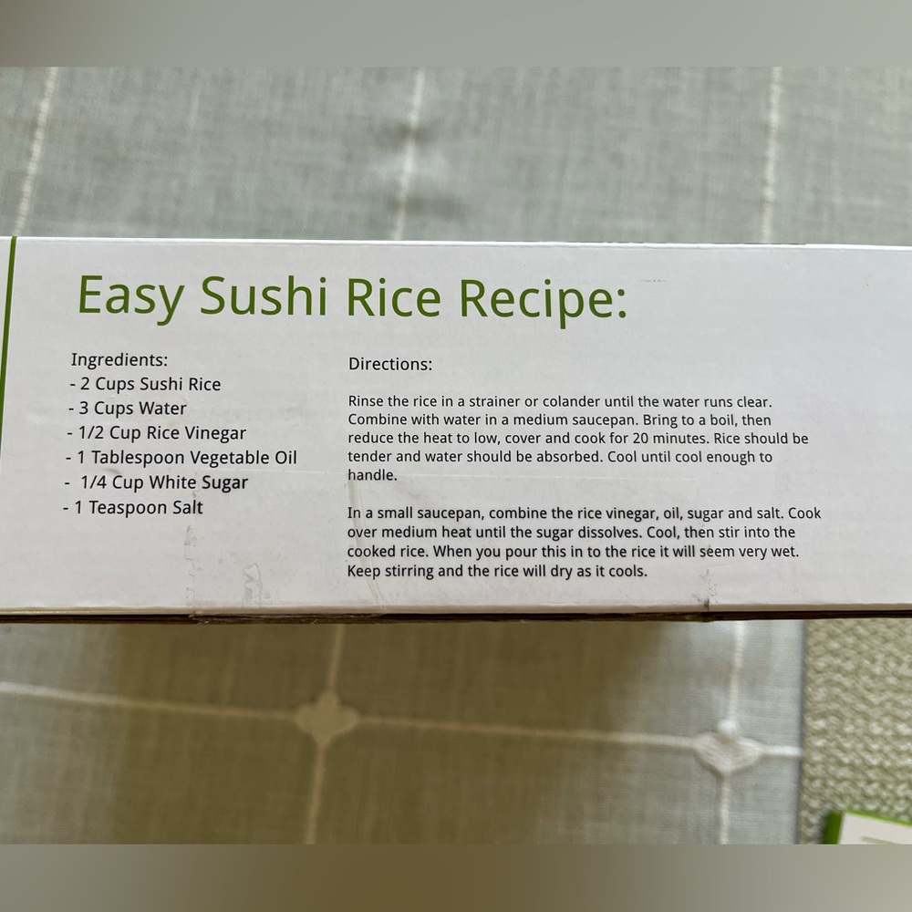Green Sushi Roller and Cutter Set - Picture 3 of 3